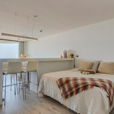 Luxury With Seaview Апартаменты