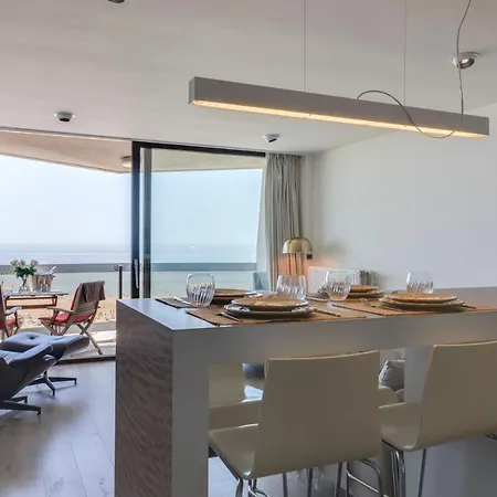 Luxury With Seaview Apartament